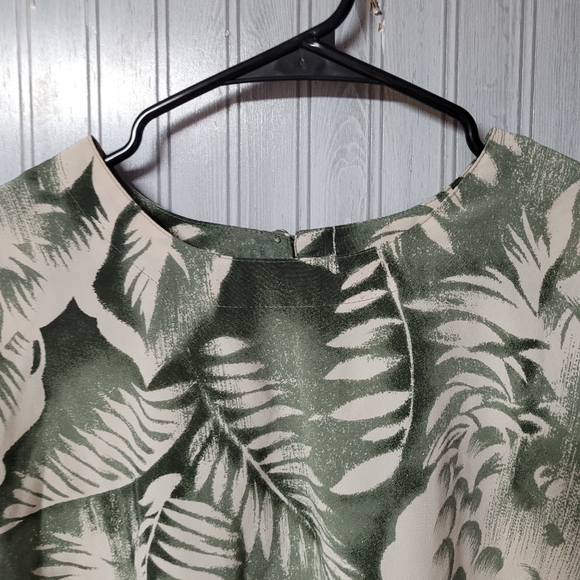 K.C Studio Womens Green Tropical Leaves Print Blouse Size L - Picture 3 of 6